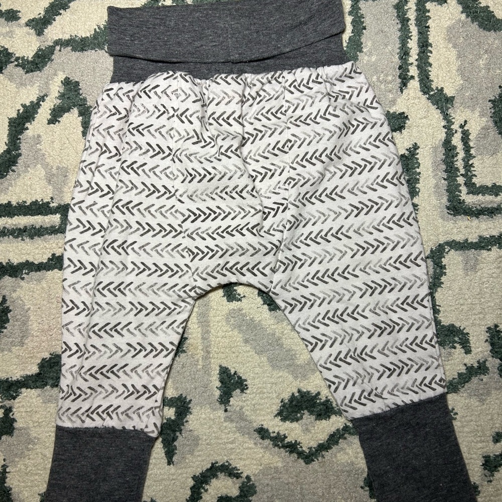 Tag Gray and White Baby Pants - Picture 5 of 6